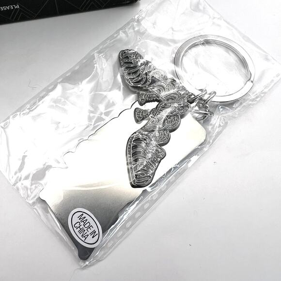 WICKED FOR GOOD Ceramic Mug 14 oz Keychain Bundle Universal Studios Promotional - Picture 9 of 9